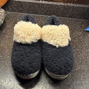Plush Black and Cream Women's Slippers